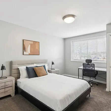 Avery Apartments A4 I Spacious 1 Bed 1 Bath
